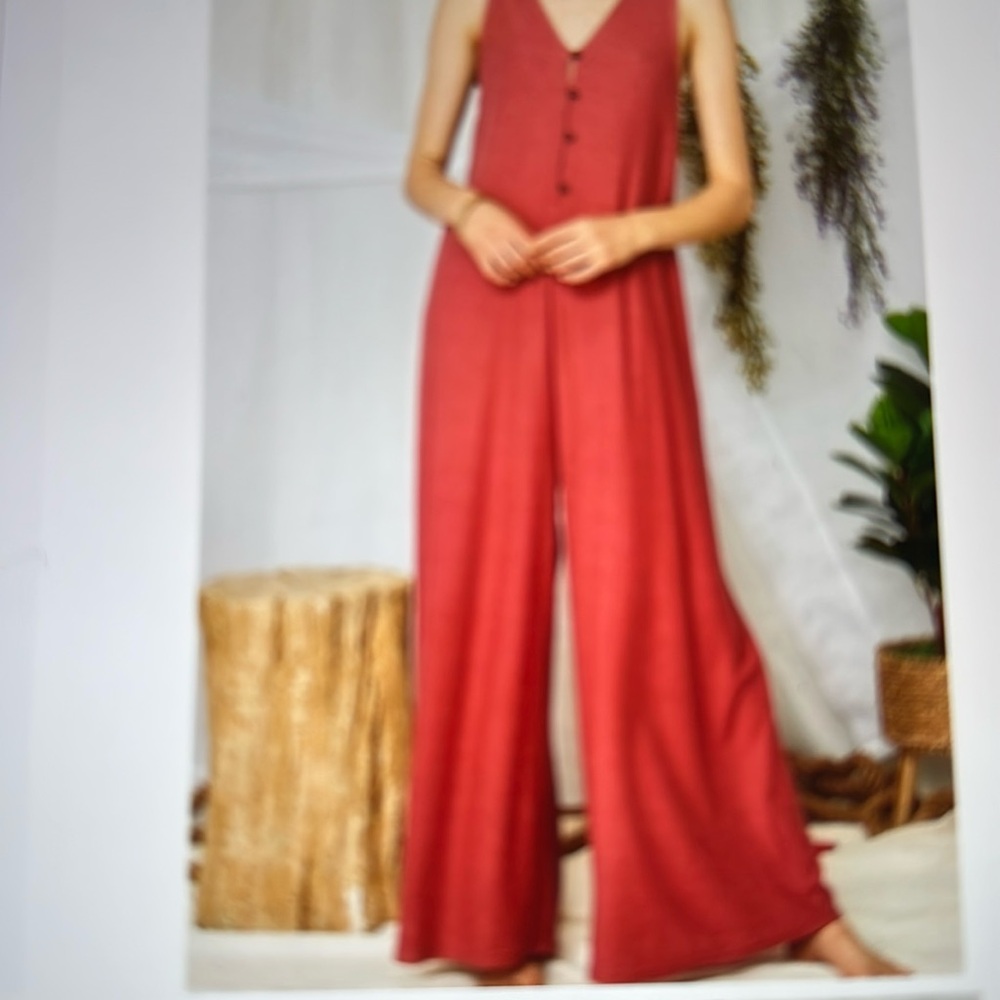 ❣️5|$25❣️last 2 Ces Femme Button Front Jumpsuit soft, comfy and beautiful ❤️ - Picture 2 of 5